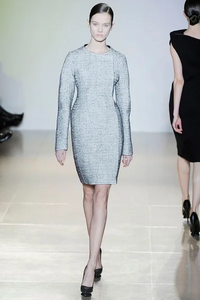 Look 32